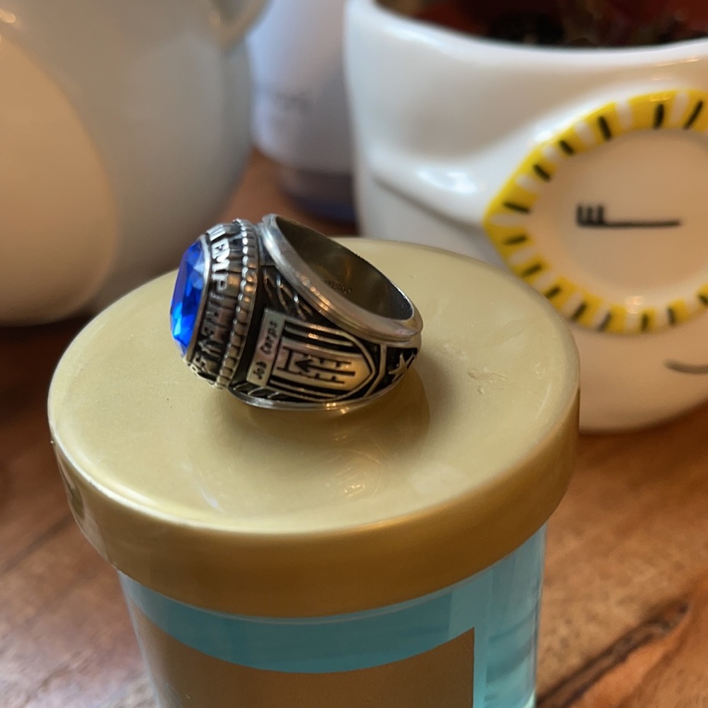 Blue Sapphire ring - Picture 3 of 5